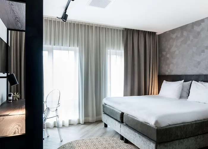 Sandton Eindhoven Centre Hotel 3*