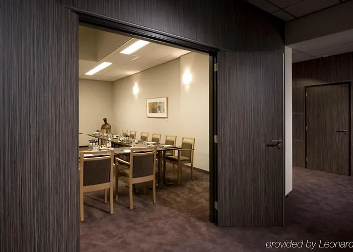 Sandton Centre - Private Parking Hotel Eindhoven