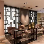 Отель Sandton Eindhoven Centre - Hotel Eindhoven City Centre With Private Parking Эйндховен