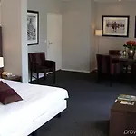 Sandton Eindhoven Centre - Hotel Eindhoven City Centre With Private Parking Отель
