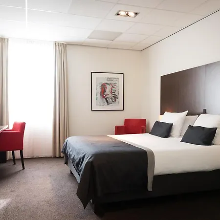 Sandton Eindhoven Centre - Hotel Eindhoven City Centre With Private Parking