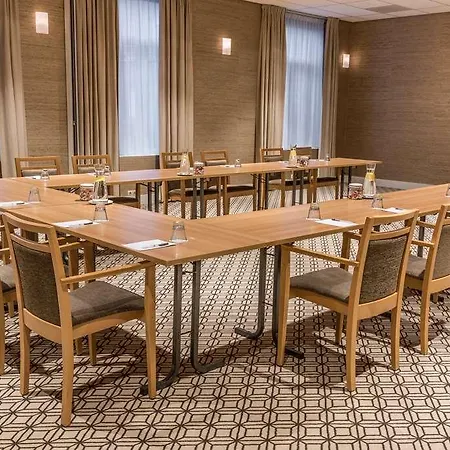 Sandton Centre - Centre With Private Parking Hotel Eindhoven