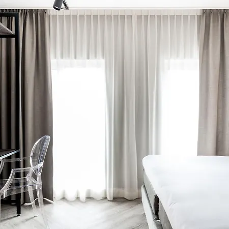 Sandton Centre - Centre With Private Parking 3*