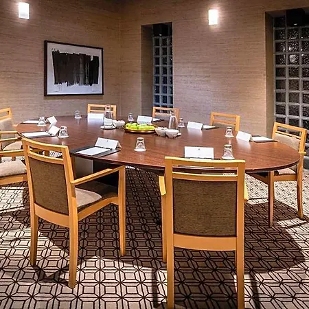 Sandton Centre - Centre With Private Parking 3*