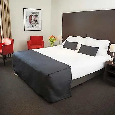 Sandton Centre - Centre With Private Parking 호텔 3*