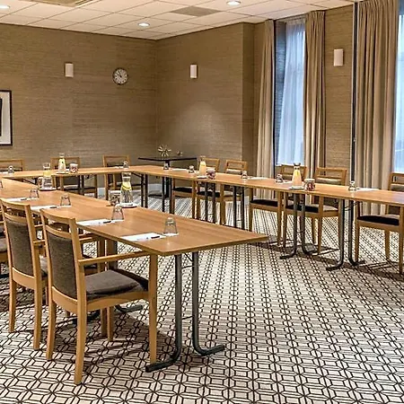 Sandton Centre - Centre With Private Parking 3*