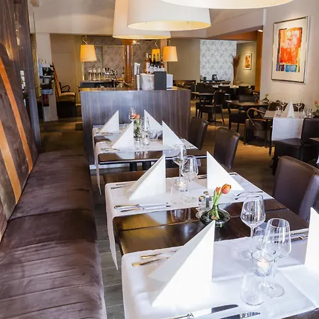 Hotel Sandton Centre - Private Parking Eindhoven