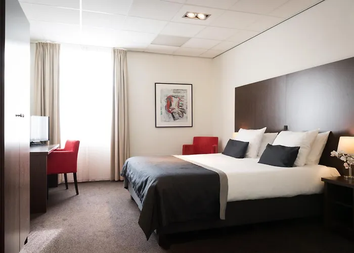 Sandton Eindhoven Centre - Hotel Eindhoven City Centre With Private Parking