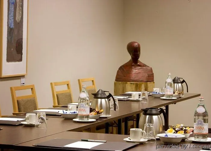 Hotel Sandton Centre - Private Parking 3*