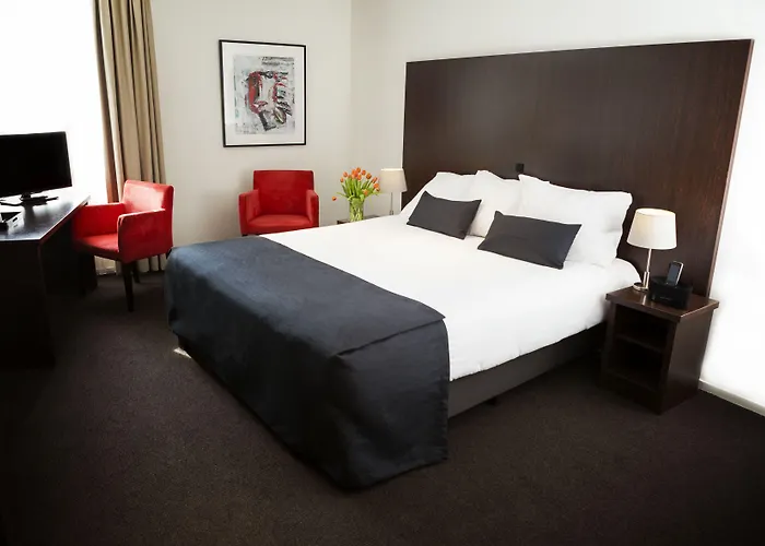Sandton Eindhoven Centre - Hotel Eindhoven City Centre With Private Parking