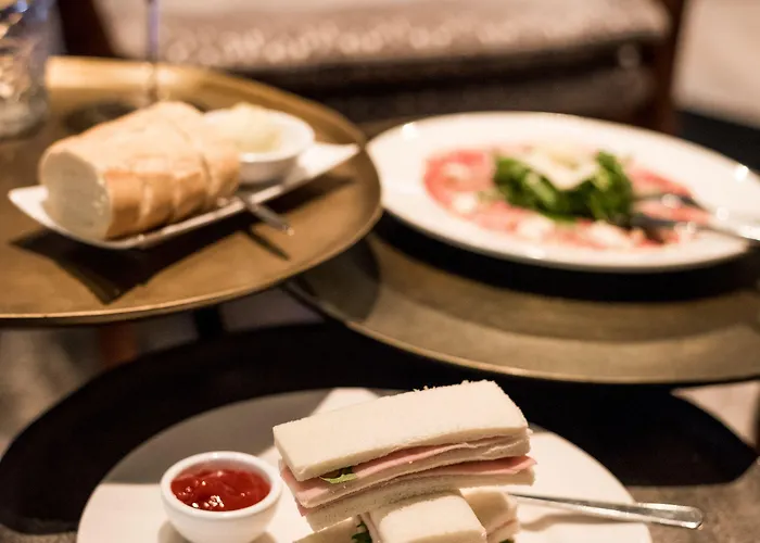 Sandton Eindhoven Centre - Hotel Eindhoven City Centre With Private Parking