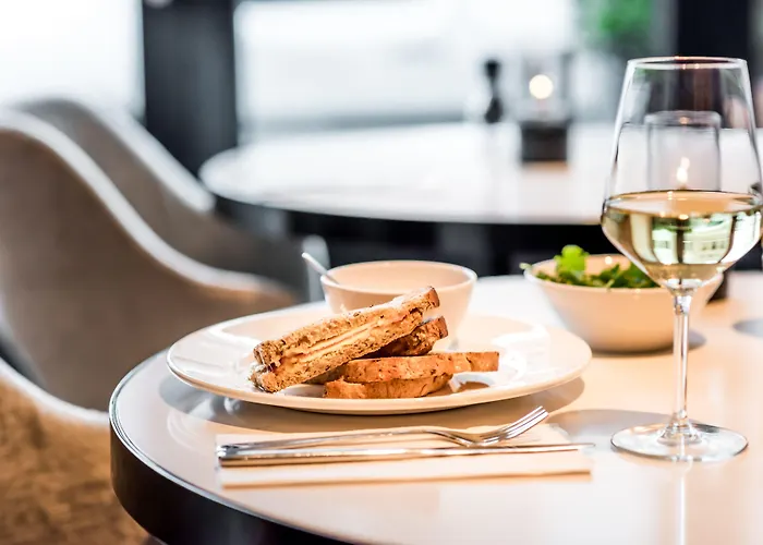 Sandton Eindhoven Centre - Hotel Eindhoven City Centre With Private Parking Eindhove