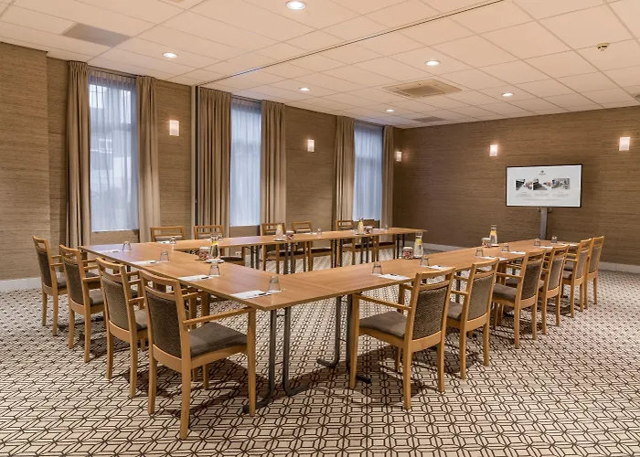 Sandton Centre - Private Parking Hotel