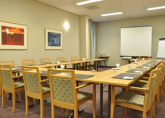 Sandton Eindhoven Centre - Hotel Eindhoven City Centre With Private Parking 3*