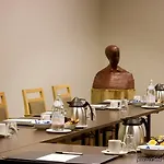 Hotel Sandton Eindhoven Centre 3*