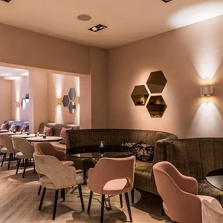 Sandton Centre - Private Parking ホテル