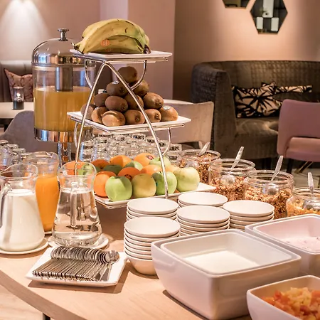 ホテル Sandton Centre - Private Parking アイントホーフェン