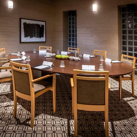 ホテル Sandton Centre - Private Parking アイントホーフェン