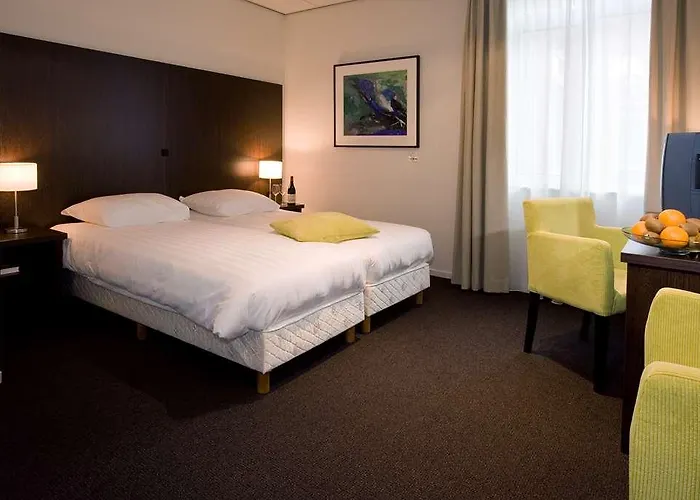 Sandton Centre - Private Parking Hotel Eindhoven