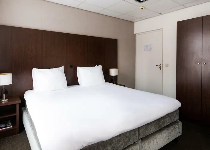 Hotel Sandton Centre - Private Parking Eindhoven